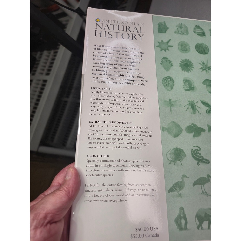 Smithsonian Natural History The Ultimate Visual Guide Everything on Earth DKBook - Picture 4 of 12